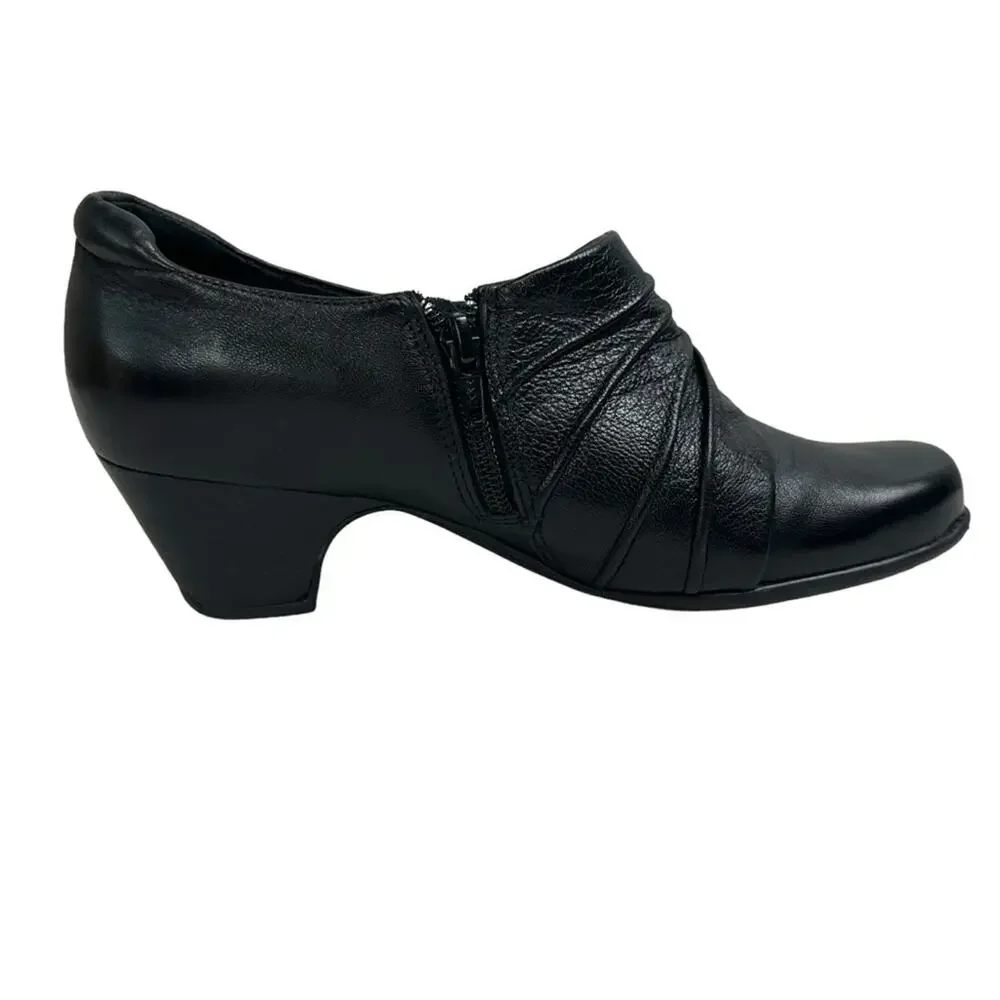 Clarks Sugar Charm Bootie Style Pump Shoe Heels Black Leather Size 7